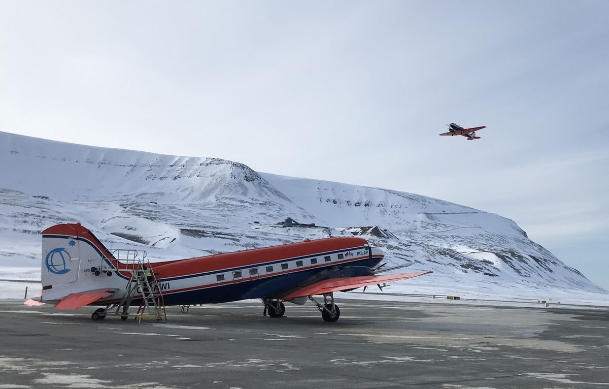 enlarge the image: Polar P5 (front) and Polar P6 (back) were used in the HALO-(AC)3 campaign to make combined remote sensing and in situ measurements of Arctic mixed-phase clouds around Spitsbergen. Photo: Maximilian Maahn / Universität Leipzig