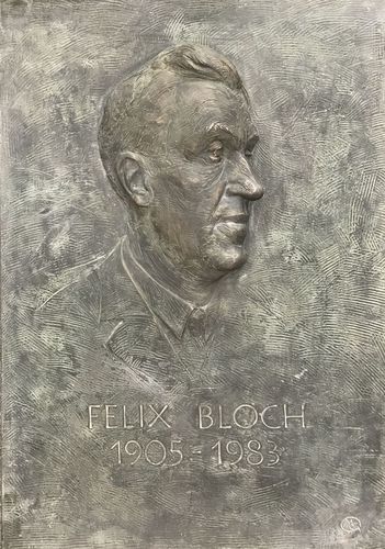 Bronzetafel zu Ehren Felix Blochs