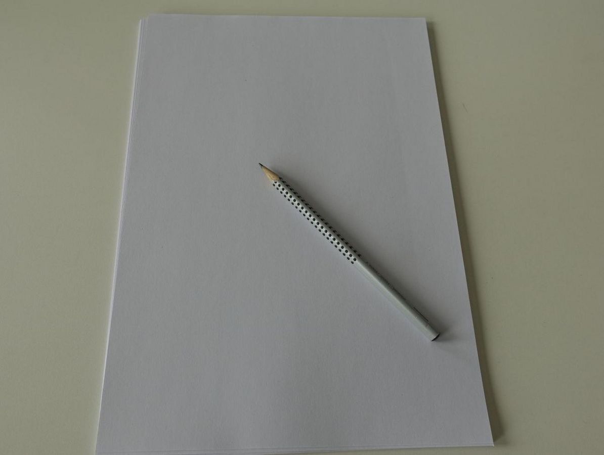 Stift auf weißem Papier, Foto: Kilian Peisker